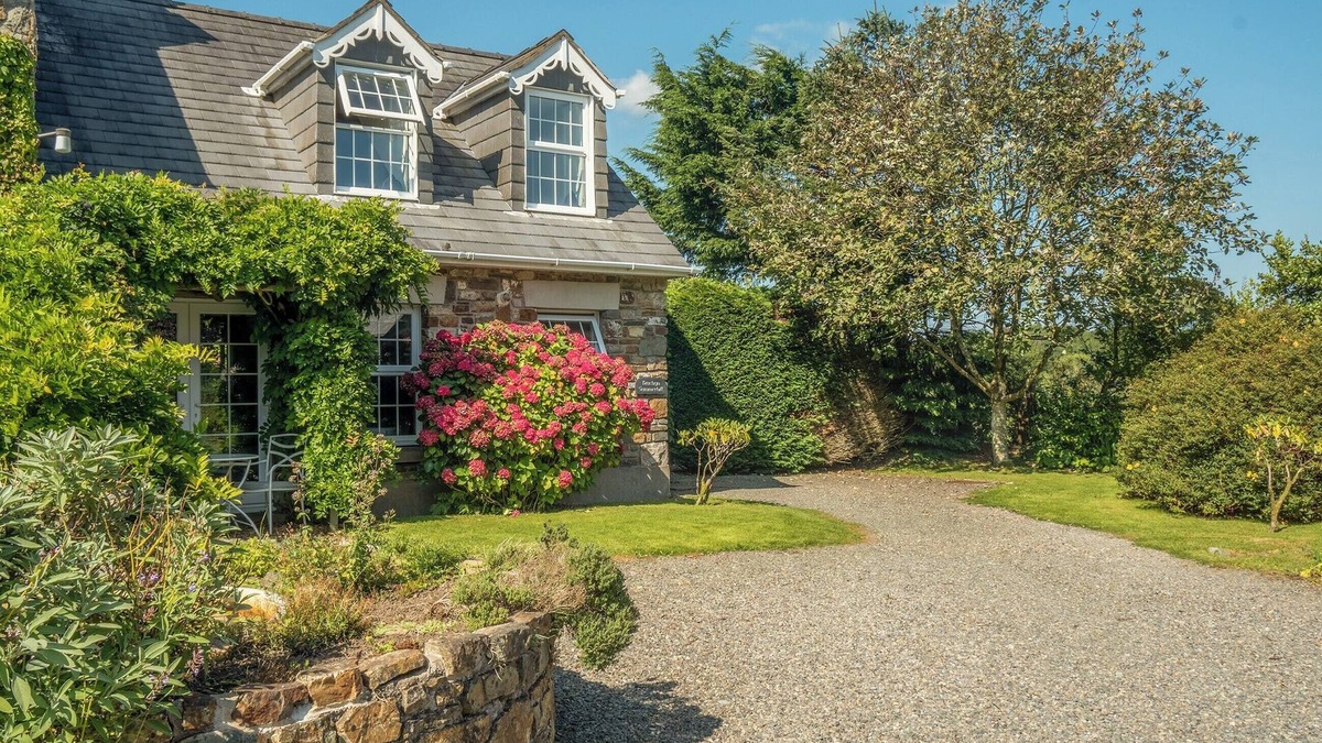 Amroth Cottage | Summerhill Cottage HW7101