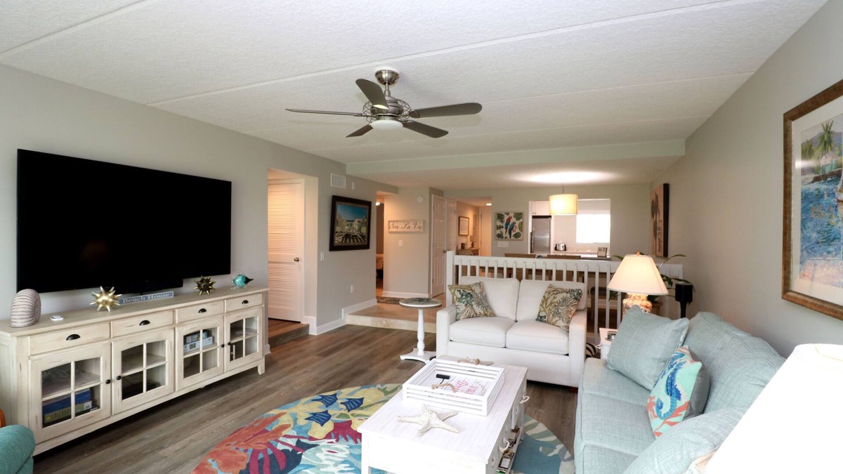 Crescent Beach Condo | Summerhouse Oceanview 2 Bedroom 2 Bath Flat 122