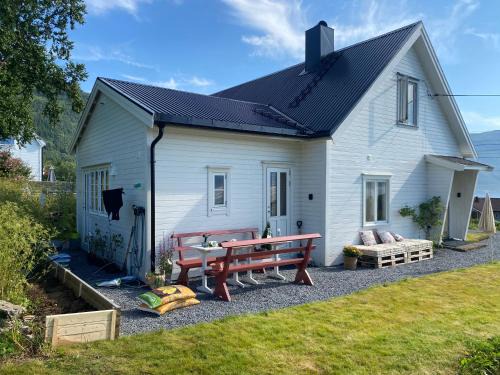 Kvaefjord Municipality House | Summerhouse on the way to Vesterålen