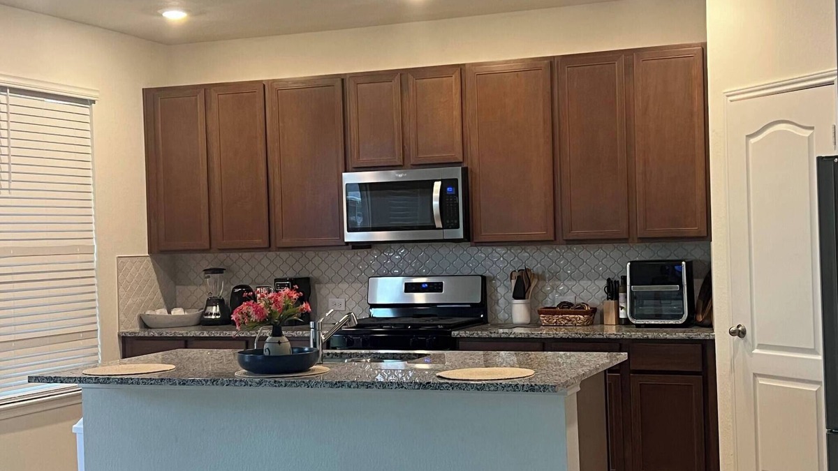 Iowa Colony House | Summerhouse Villa 4br 2 and Half ba Home