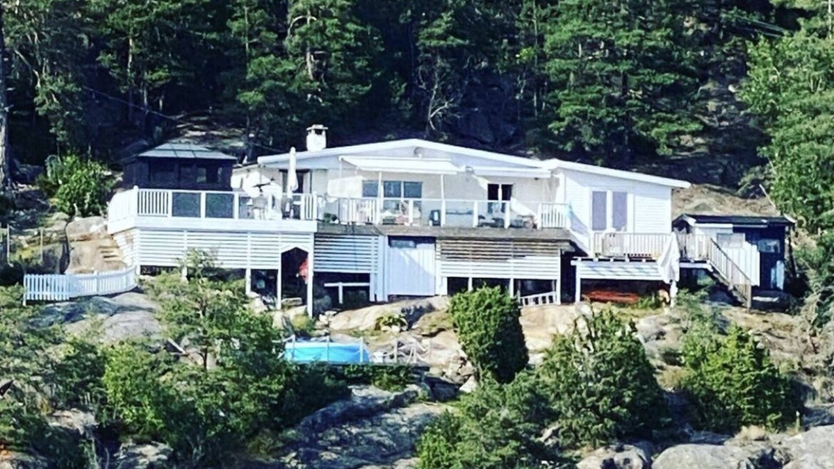 Halden House | Summerhouse with a private beach