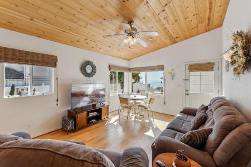 Summerland House | Summerland Double Dolphin