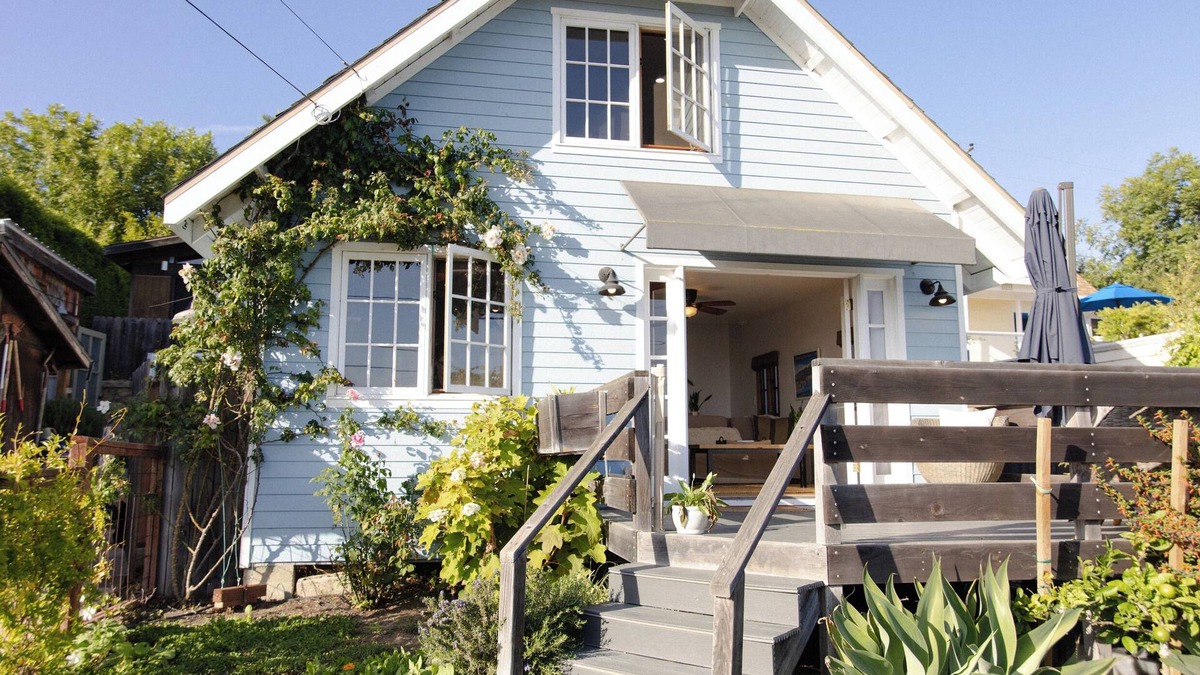 Summerland Cottage | Summerland - Ocean View Home, Dogs Welcome!