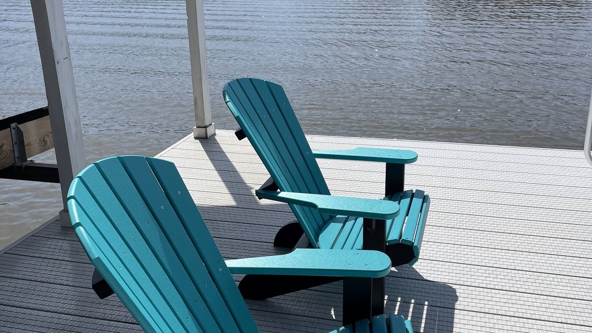 Bracey House | Summers Dream! Great Views - Flat Back Yard - Float Mat -Kayaks -Steps into Lake