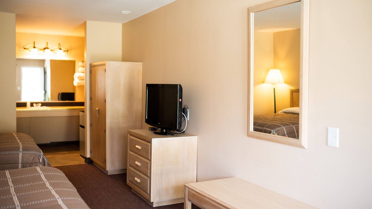 Summersville Hotel | Summers Inn