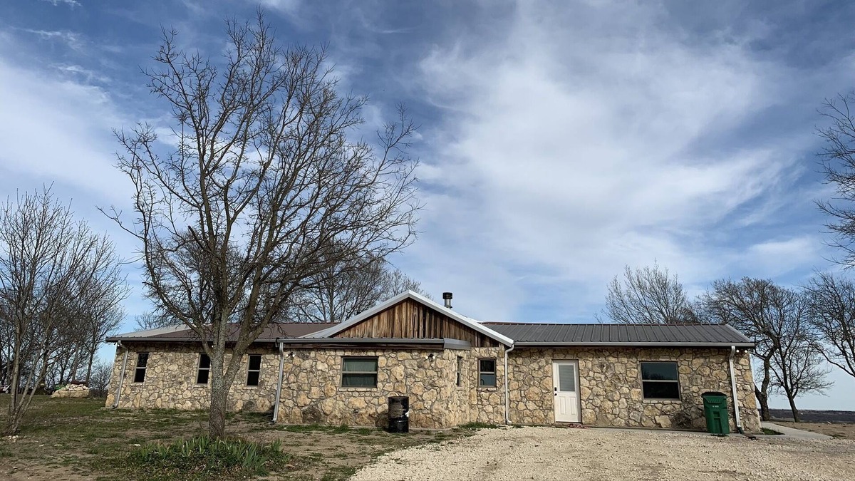 Forestburg House | Summers’ Place Saint Jo Home with a View