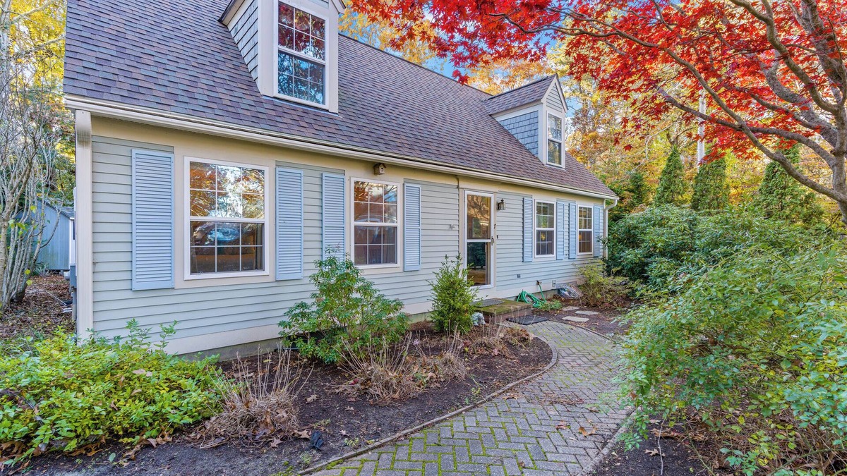 Summersea House | Summersea – Charming 4 BDR in Golf Community!