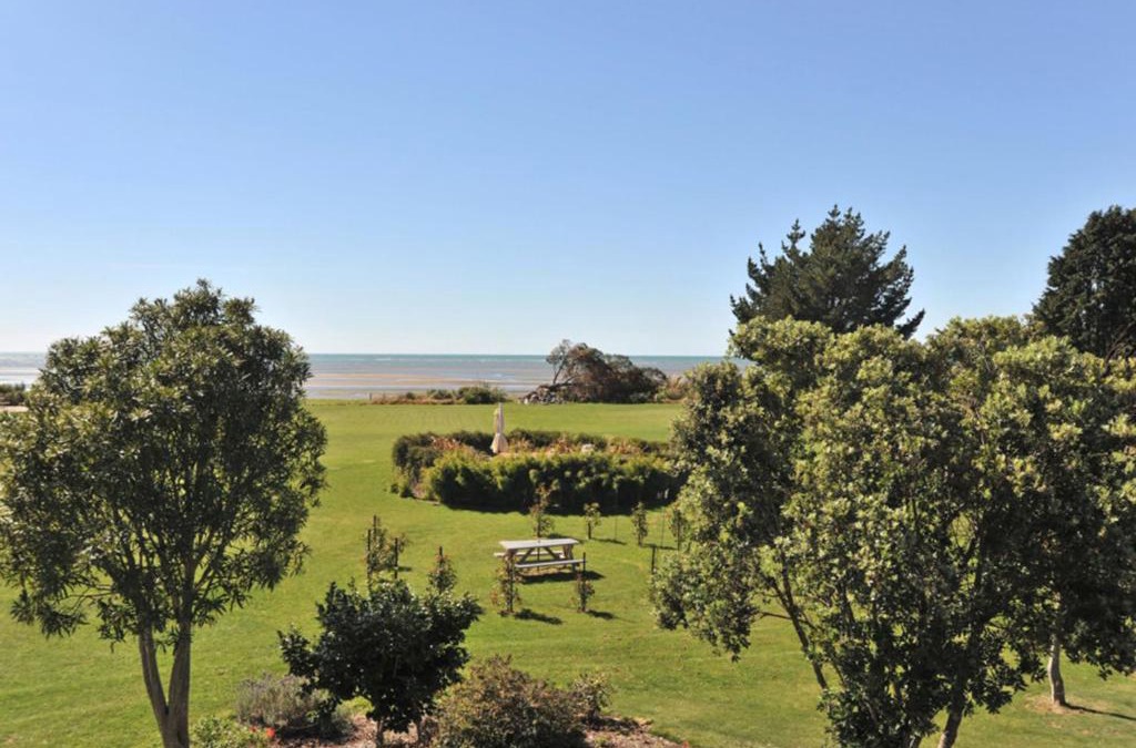 Rangihaeata Bed & Breakfast | Summerspring Beachfront Accommodation