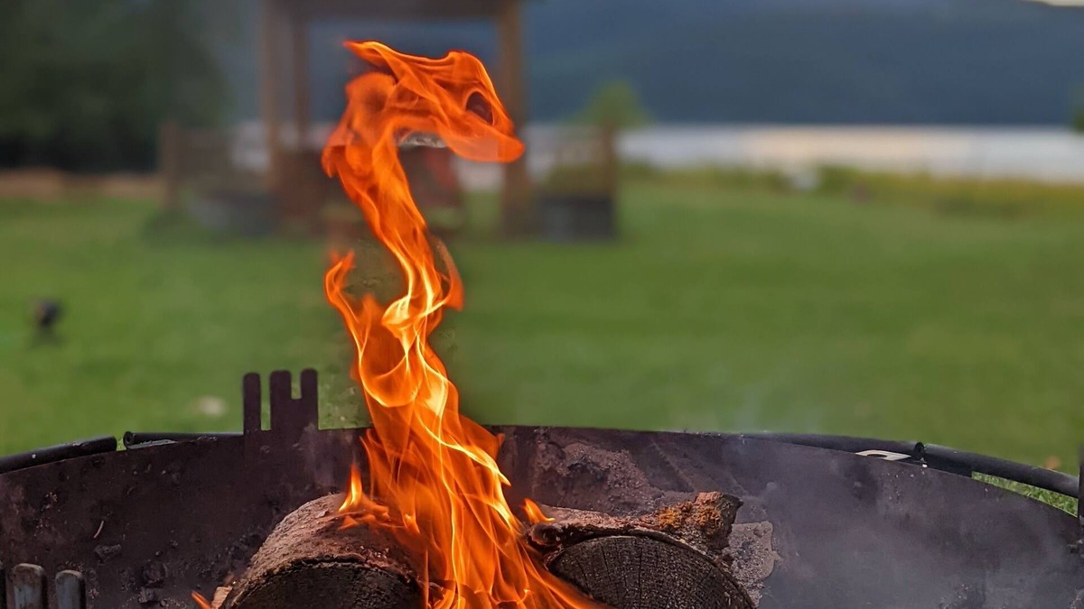 Swan Lake House | Summertime with the family! Minutes to Bigfork & an hour to Glacier.