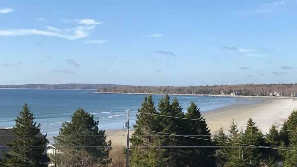 Summerville Centre Apartment | Summerville Beach Cabinn