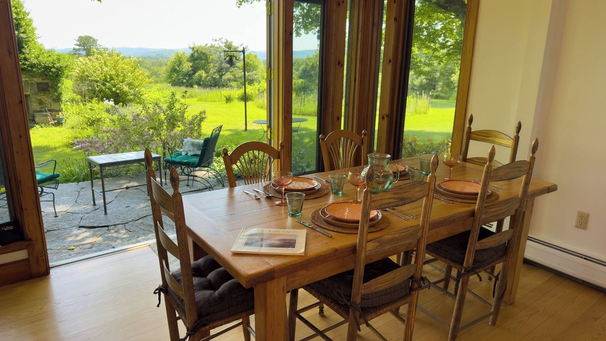 Shelburne Cabin | Summit Retreat:2BR/2Bath Rustic Beauty + Yoga Room