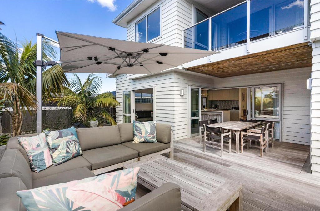 Papamoa Beach House | Sun and Surf Retreat - Papamoa Beach Holiday Home