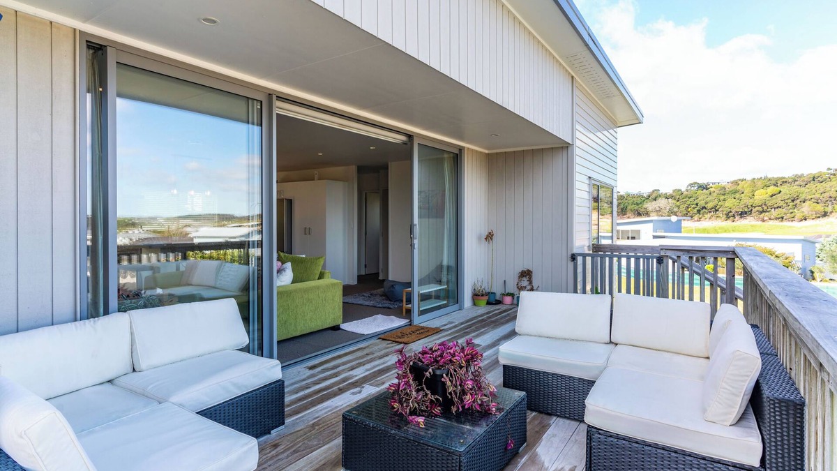 Mangawhai Heads House | Sun Chaser's Lookout - Mangawhai Heads Home