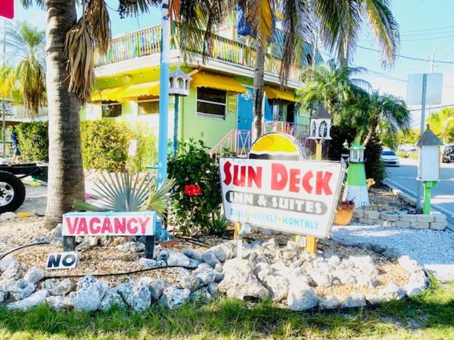 Fort Myers Beach Hotel | Sun Deck Inn & Suites