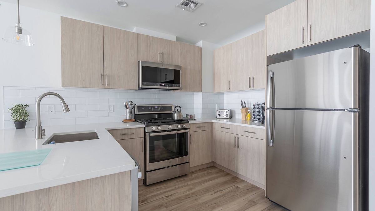Hoboken Apartment | Sun-drenched 3BR Loft With Outdoor Space Near NYC
