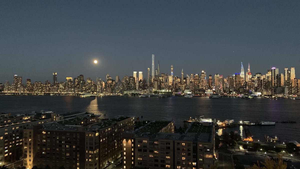 Weehawken Apartment | Sun Drenched Penthouse with Million Dollar View
