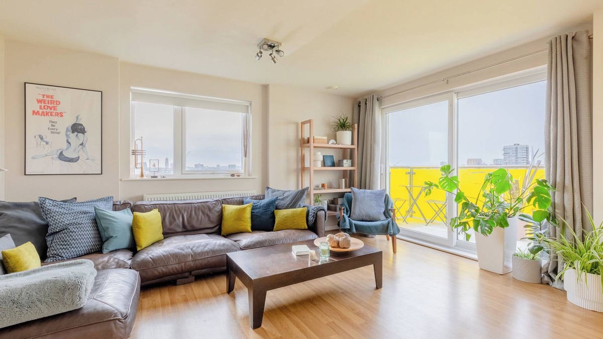 Bromley South Apartment | Sun Filled 2BD Flat With City Views, Mile End