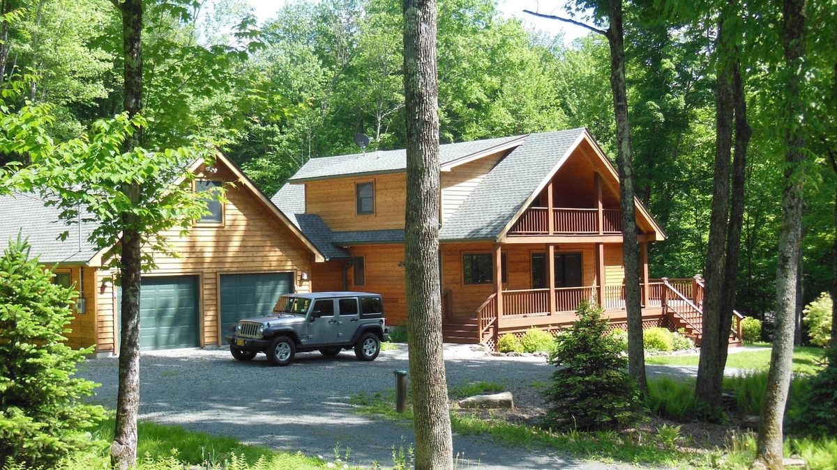 Roscoe Cabin | Sun filled cabin a short walk to the BeaverKill River