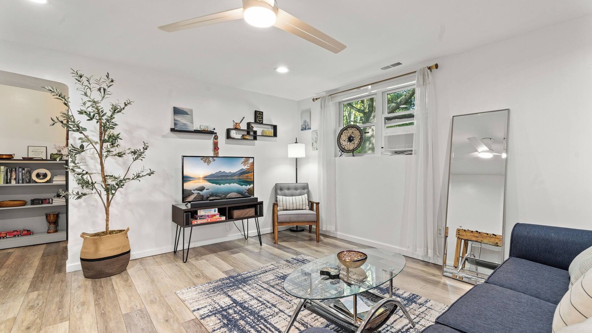 Northeast Ithaca Apartment | Sun Filled & Cheerful Apartment by Cornell Campus - Northeast Ithaca