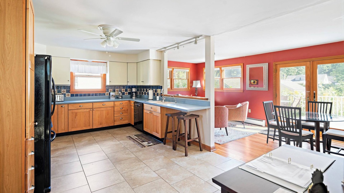 Lenox Dale House | Sun Filled Lenox Retreat - Minutes to Tanglewood!