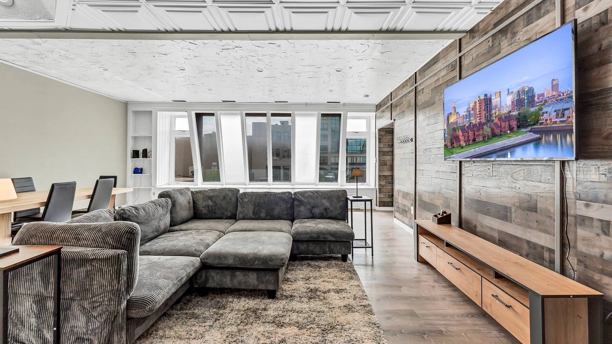 Downtown Buffalo Apartment | Sun-Filled Loft in Downtown Buffalo directly across from Shea's & Electric City