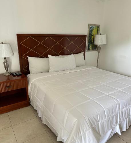 Nassau Hotel | Sun Fun Hotel