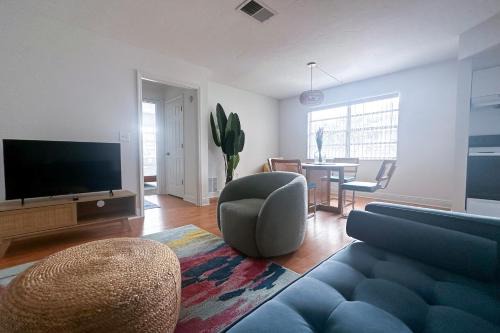 Sarasota Apartment | Sun Kised Retreat