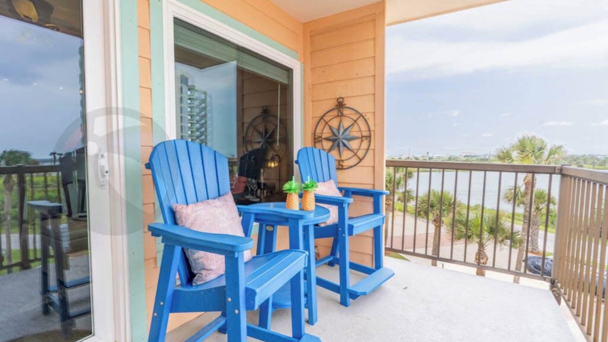 Galveston Condo | Sun Kissed at the Maravilla