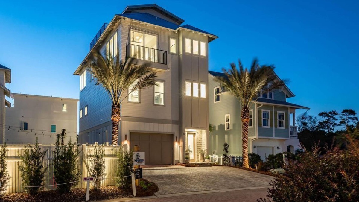 Inlet Beach House | "Sun Kissed" Rooftop Gulf views - EV friendly, putting green, pool table, ping pong, bikes