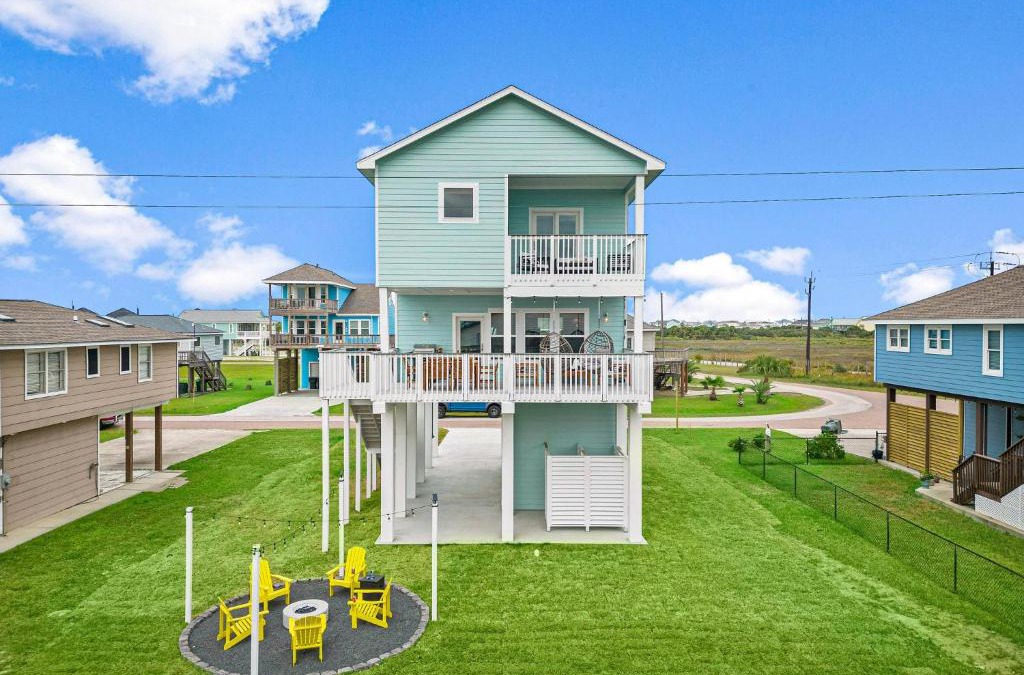 Pointe San Luis House | Sun-Kissed Swankienda