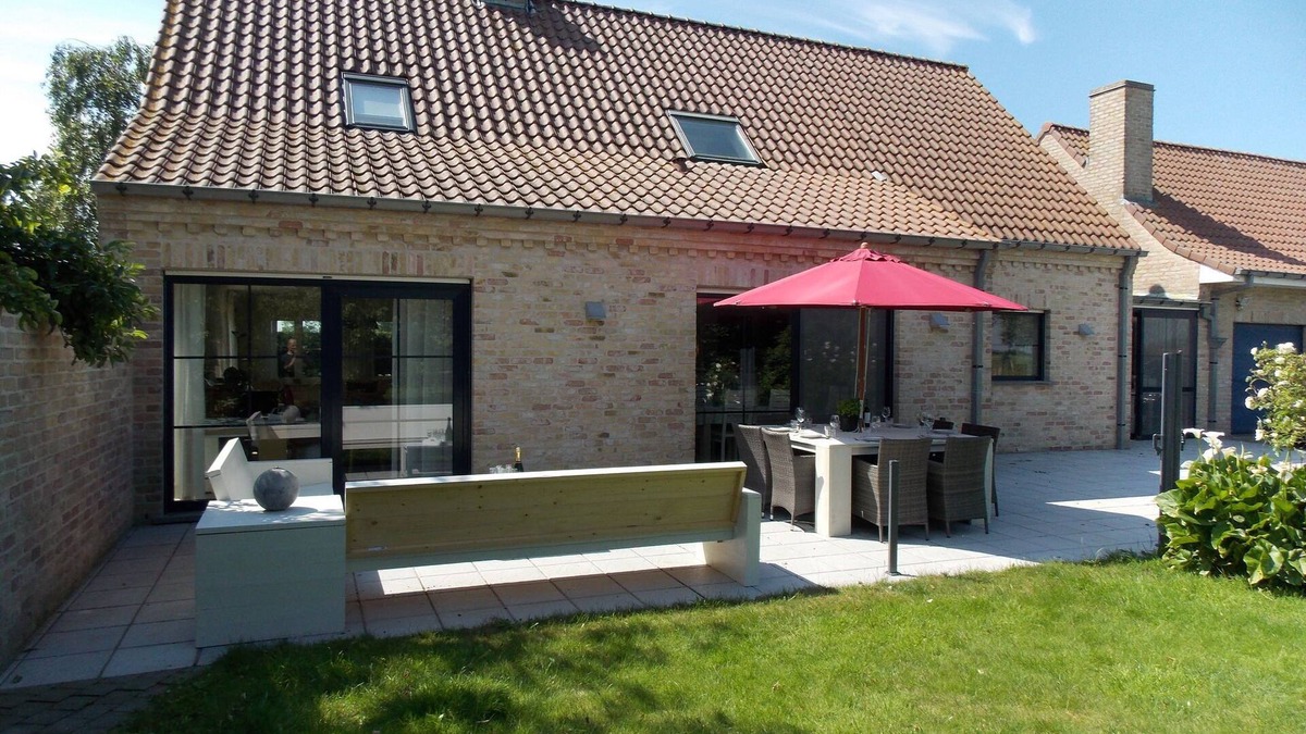 Lampernisse Villa | Sun-kissed Villa in Diksmuide with Garden, Sauna