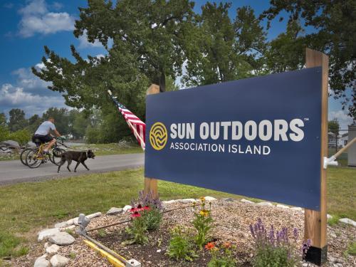 Henderson Other | Sun Outdoors Association Island