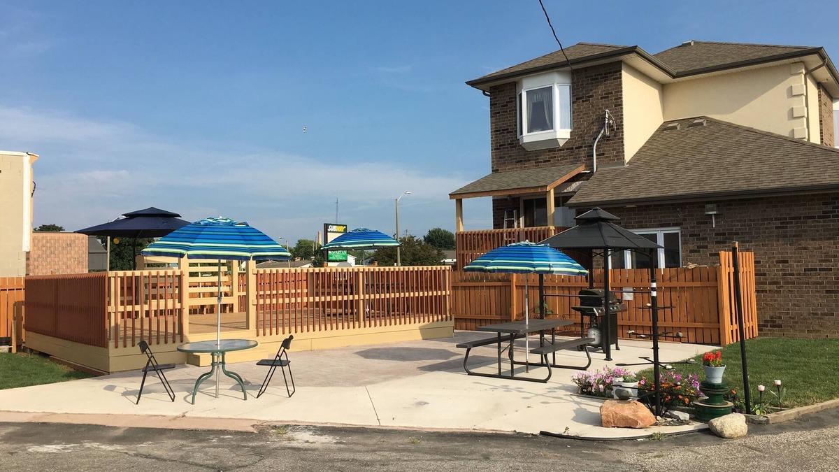 Leamington Hotel | Sun Parlor Motel