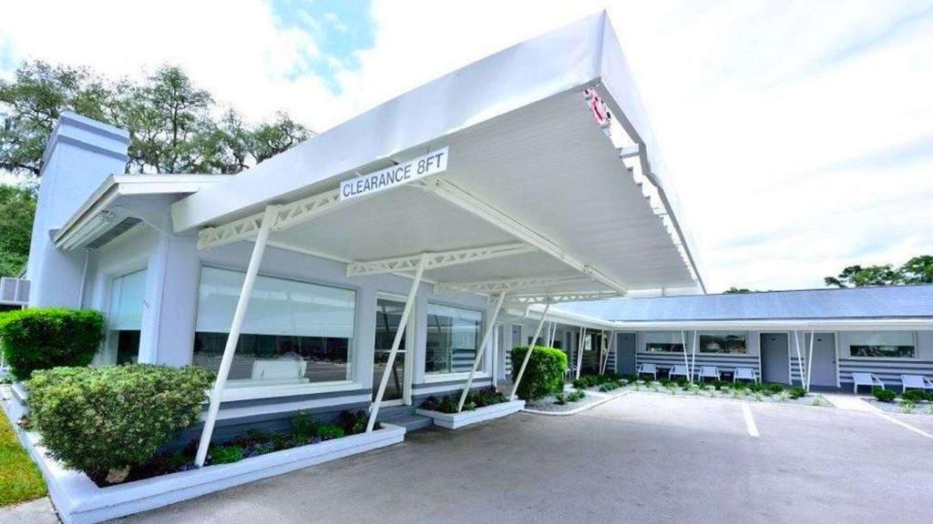 Silver Springs Hotel | Sun Plaza Motel
