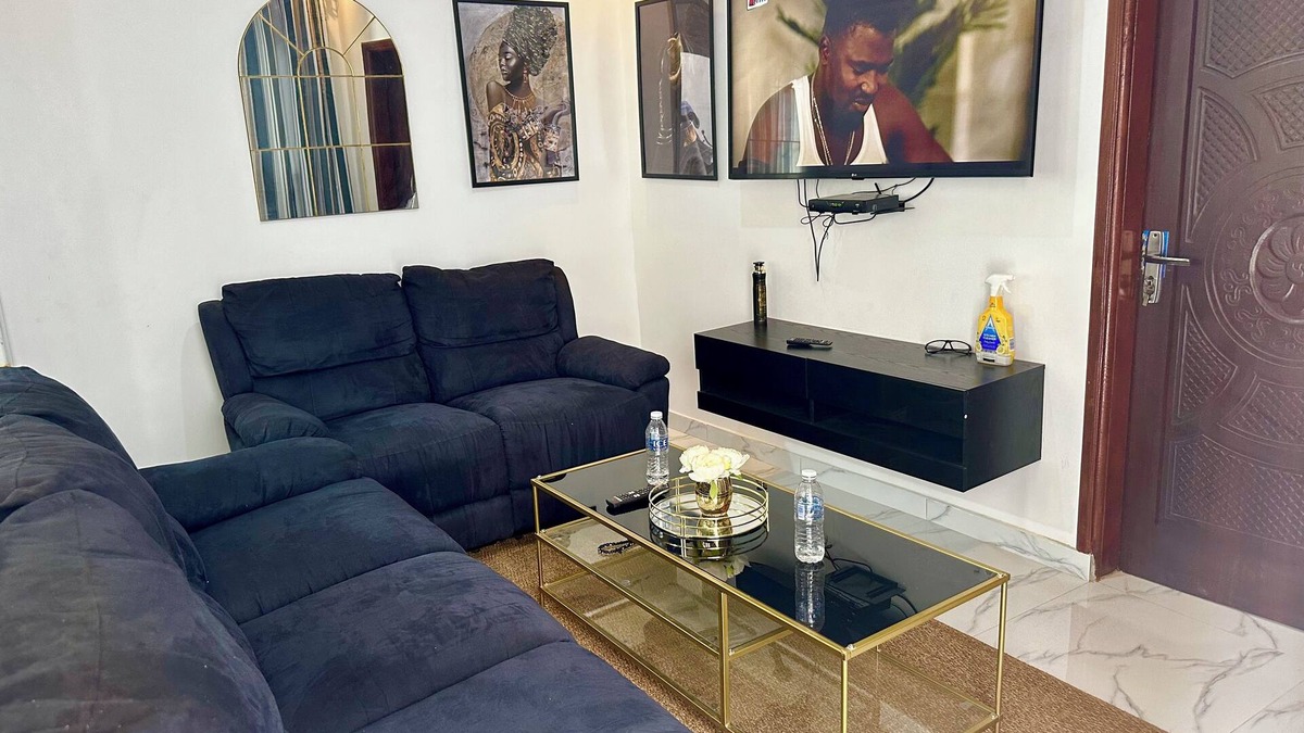 West Coast Division Apartment | Sun Rise Apt #5 The Retreat Apartments