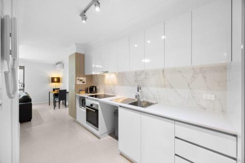 Rockingham Apartment | Sun Sand & Style Cozy 2BR Coastal Retreat in Rockingham