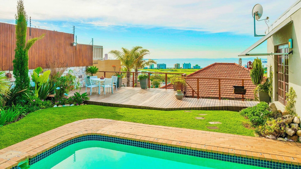 Green Point Apartment | Sun & Sea in a Gorgeous, Green Hideout on the Atlantic Seaboard