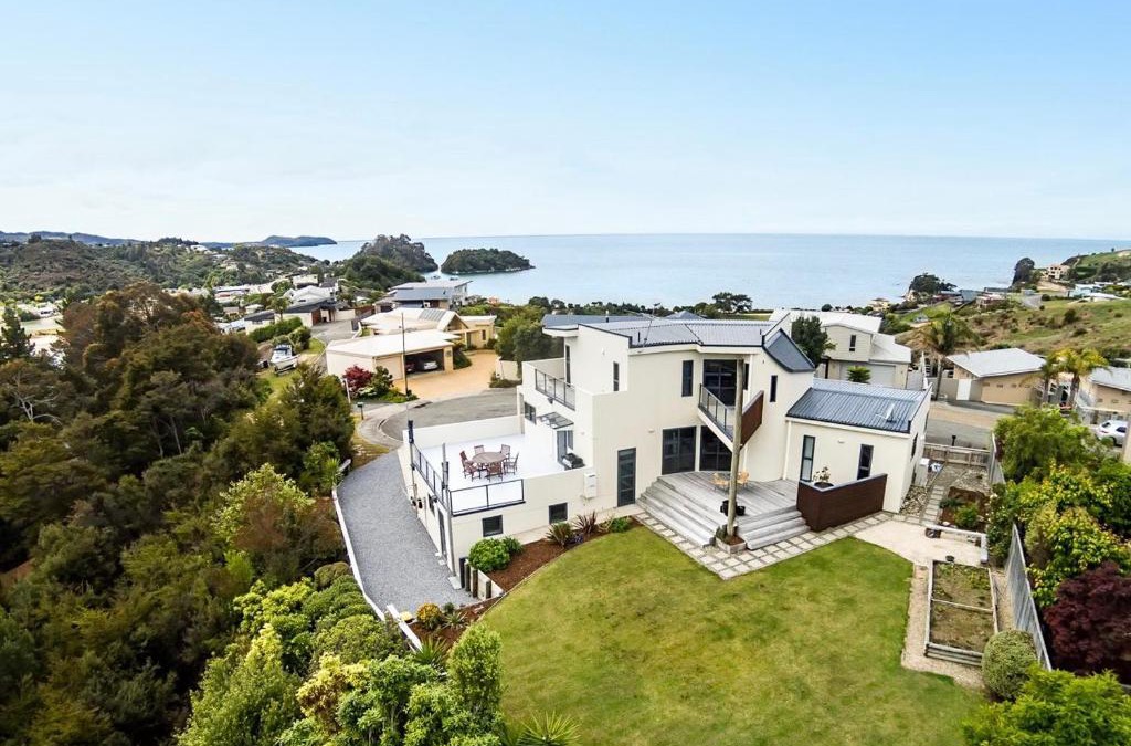 Kaiteriteri House | Sun, Sea, Sensational - Kaiteriteri Holiday Home