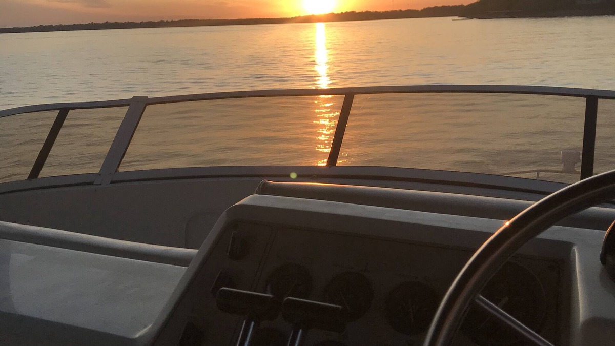 Afton Boat Rental | SUN, SET & GO!Welcome aboard “The SunTori”, our 42’ luxurious yacht!