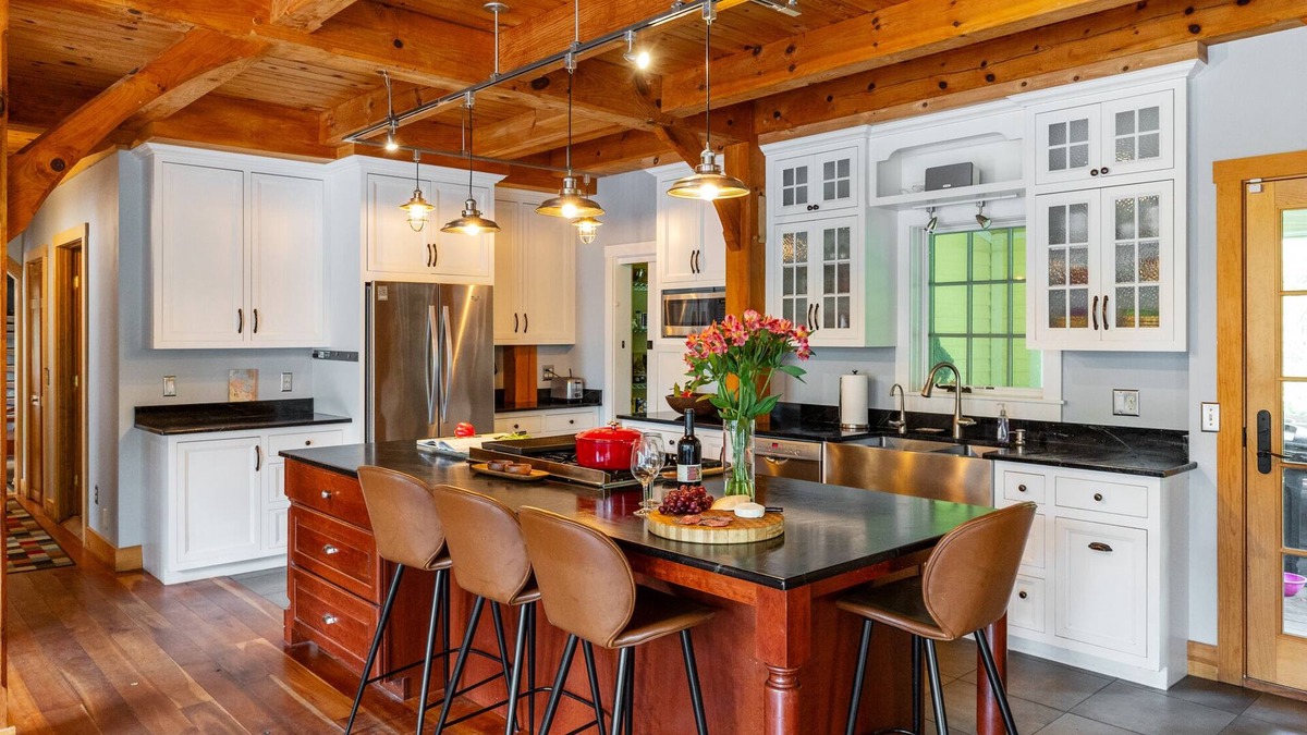 Waitsfield House | Sun-soaked, spacious post & beam home w/views, fire-pit, garage. Dog friendly!