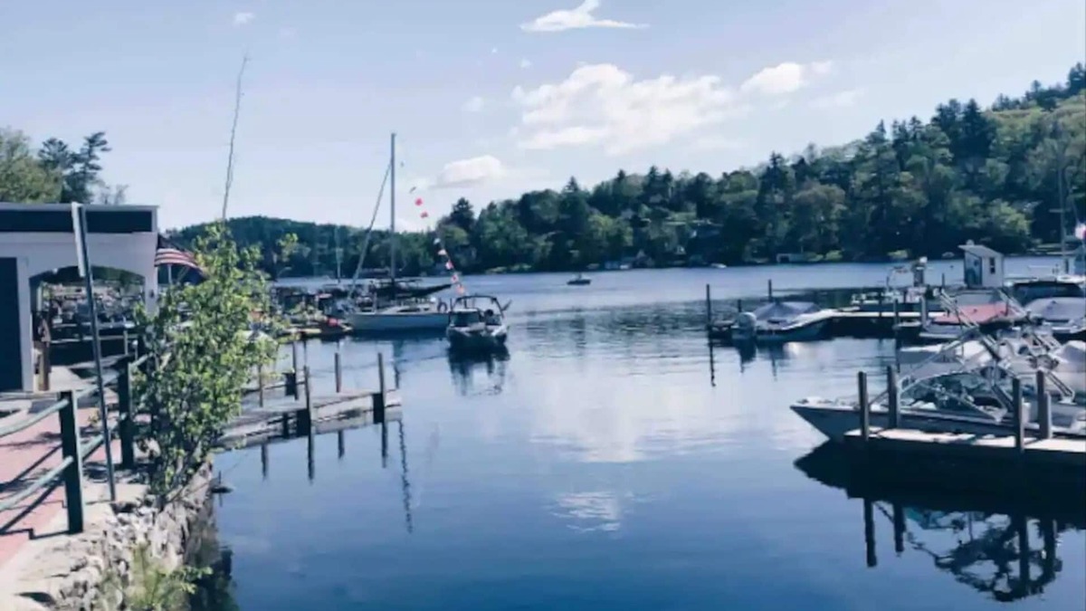 Sunapee House | Sunapee Harbor Home Drive to Mountain 7-Bed Pet Friendly Arcade Walk to Marina