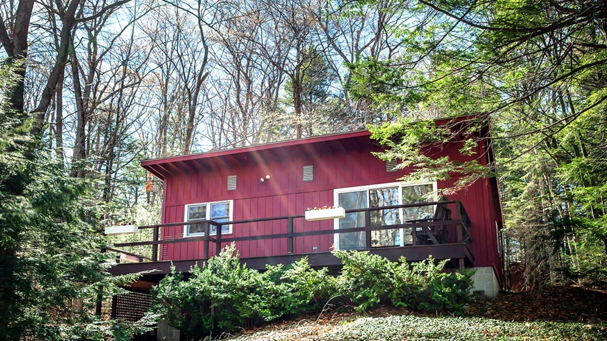 Newbury Cabin | Sunapee Region, Waterfront Cabin on Lake Todd, family-friendly