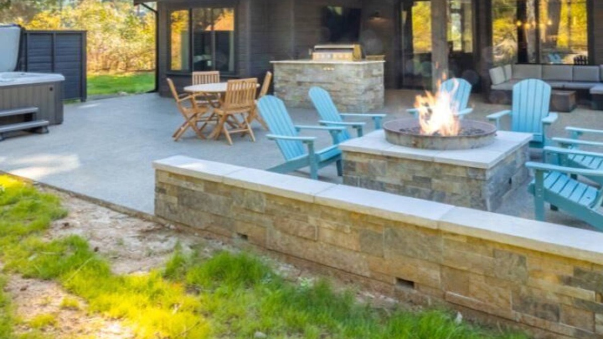 Cle Elum House | Suncadia 4 Bdrm Home Beautiful Floor to Ceiling Fireplace