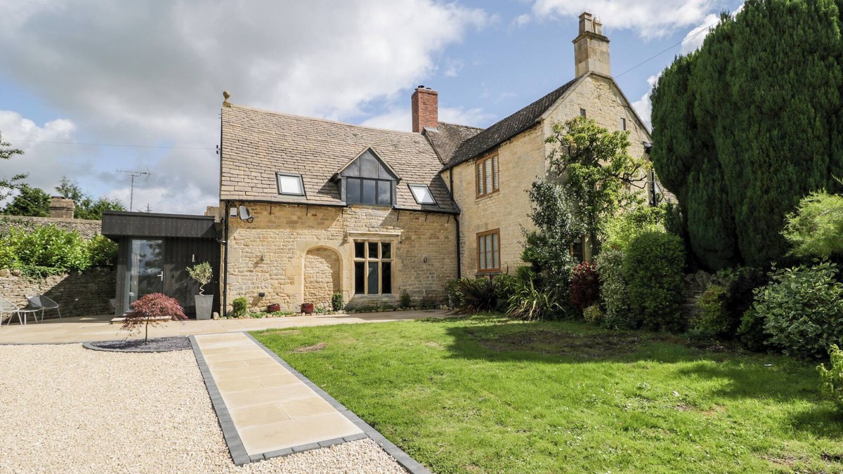 Southam House | SUNCROFT, pet friendly, character holiday cottage in Prestbury