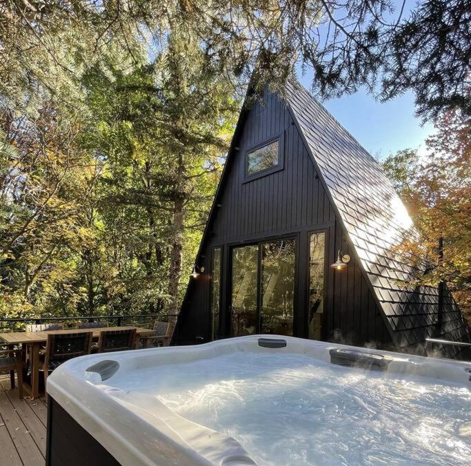 Sundance House | Sundance A-Frame 5 Min Walk to Resort & XL Hot Tub