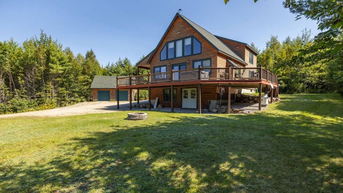 Sunday River Area Cabin | Sunday River Cabin w/Hot Tub, Fireplace, Games, 2 Living Areas - Sleeps 12