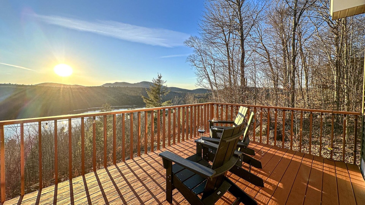 Bryant Pond House | Sunday River House~HTub~Firepit~Wood Stove~Gondola~Move Rm~Amazing Views~Dogs Ok
