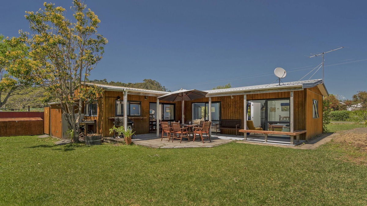 Hahei Cottage | Sundaze - Hahei Holiday Home
