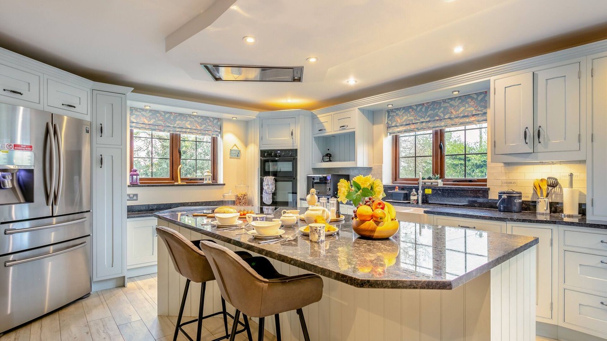 Raymonds Hill House | Sundowner Cottage - Four Bedroom House, Sleeps 8