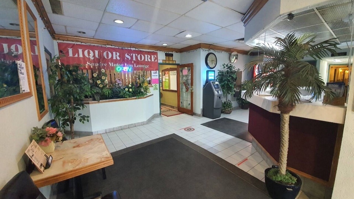 Sundre Hotel | Sundre Motor Inn